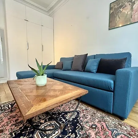 Charming - Rentaway Apartment